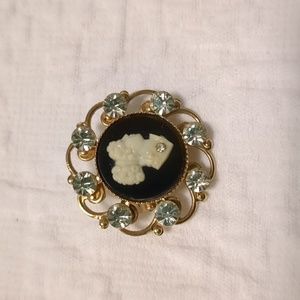 Gold Cameo brooch with Rhinestones
